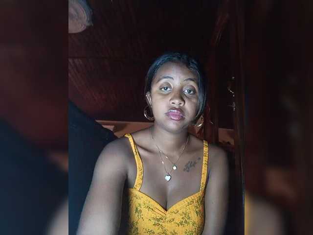 Victoria33's BongaCams show and profile