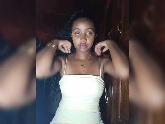 Victoria33's BongaCams show and profile