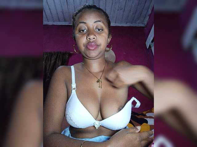 Victoria33 live webcam show
