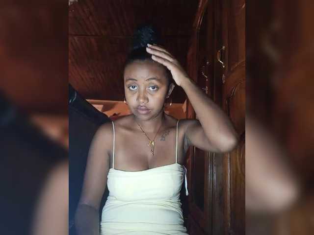 Victoria33's BongaCams show and profile