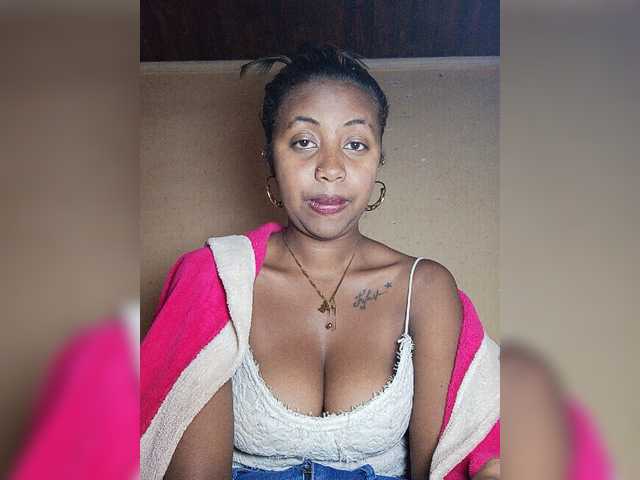 Victoria33 live webcam show