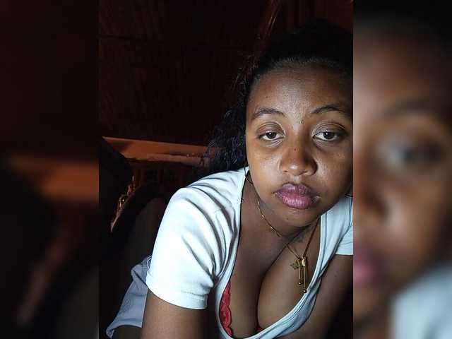 Victoria33's BongaCams show and profile