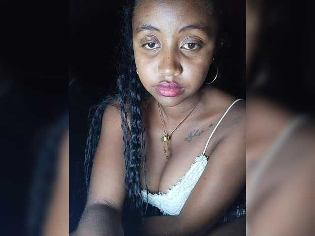 Victoria33's BongaCams show and profile