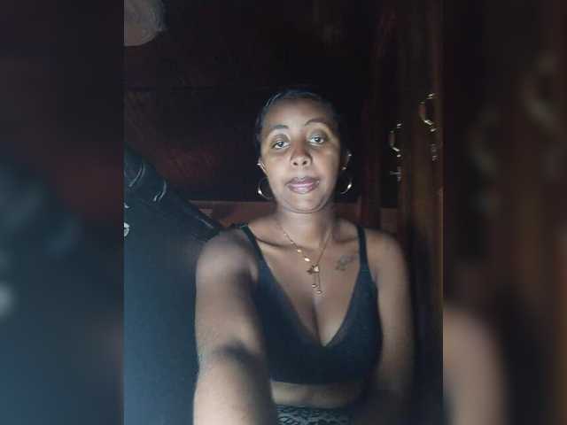 Victoria33's BongaCams show and profile