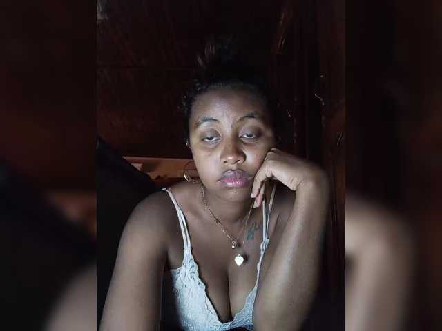 Victoria33's BongaCams show and profile