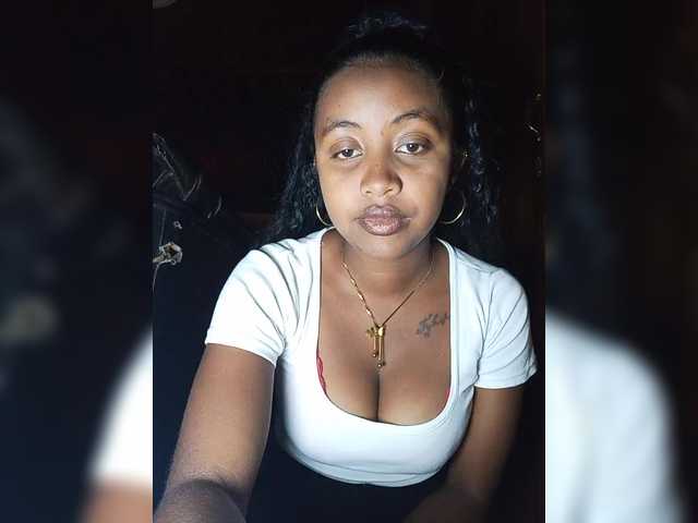 Victoria33's BongaCams show and profile