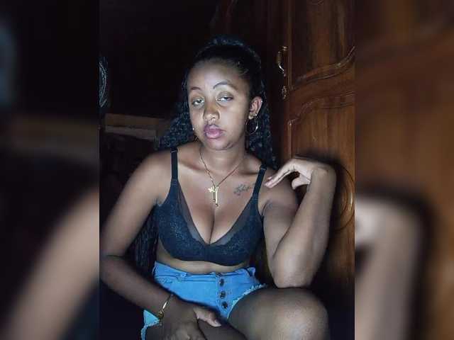 Victoria33's BongaCams show and profile