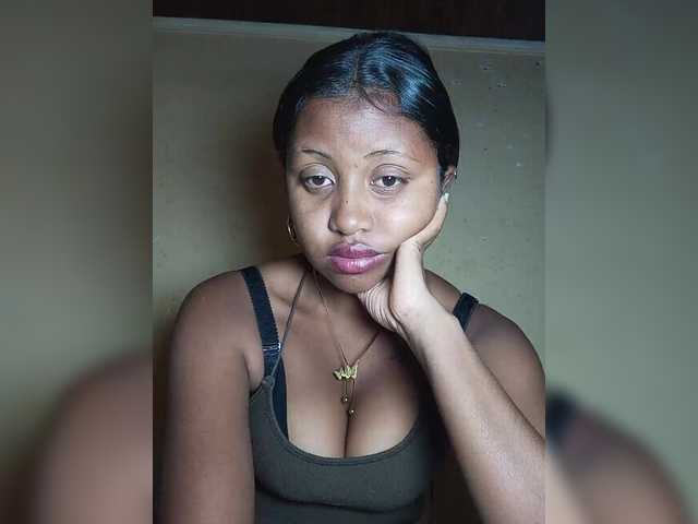 Victoria33 webcam