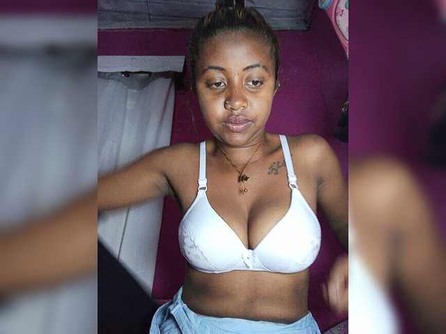 Victoria33 live webcam show