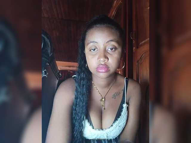 Victoria33's BongaCams show and profile