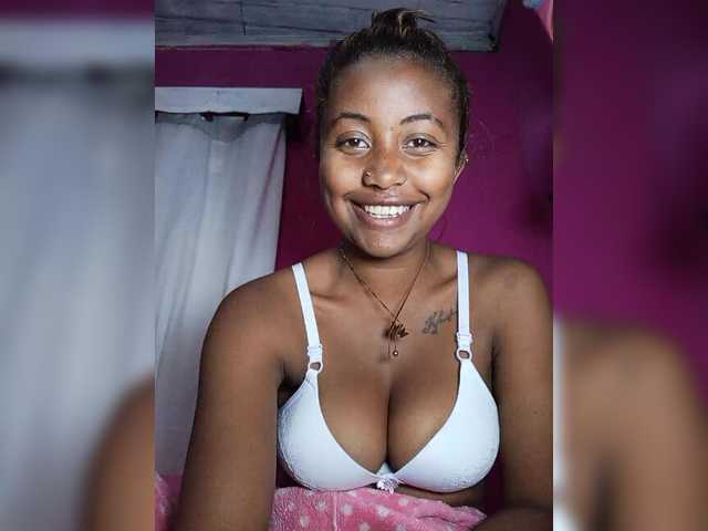 Victoria33 live webcam show