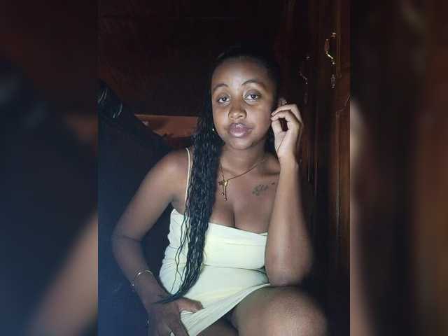 Victoria33's BongaCams show and profile