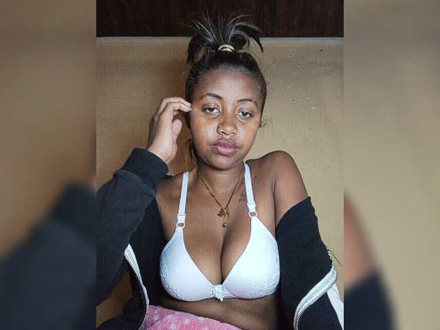 Victoria33 live webcam show