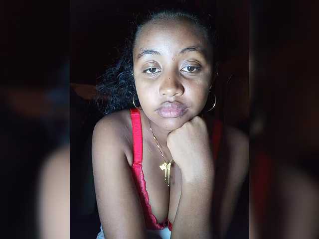 Victoria33's BongaCams show and profile