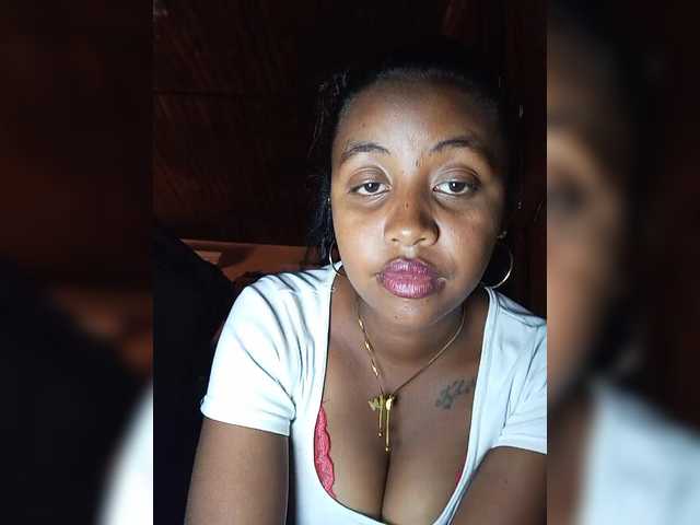 Victoria33's BongaCams show and profile