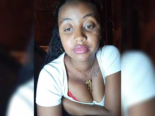 Victoria33's BongaCams show and profile