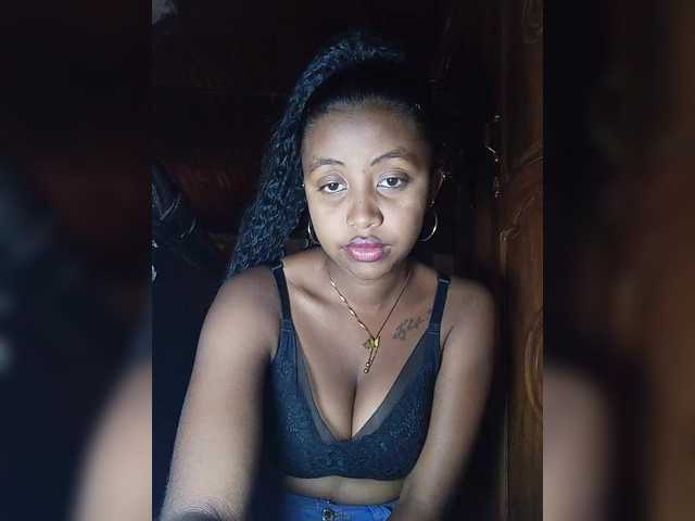 Victoria33's BongaCams show and profile