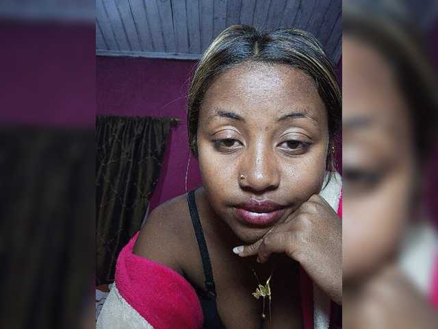 Victoria33 live webcam show