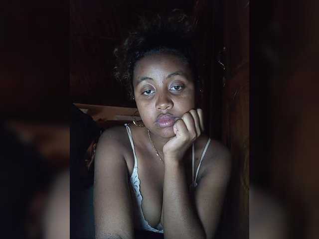 Victoria33's BongaCams show and profile