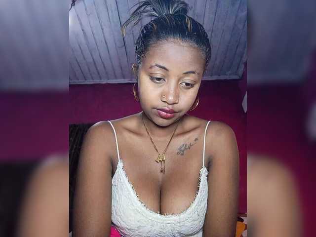 Victoria33 live webcam show