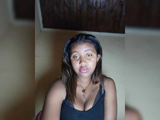 Victoria33's BongaCams show and profile