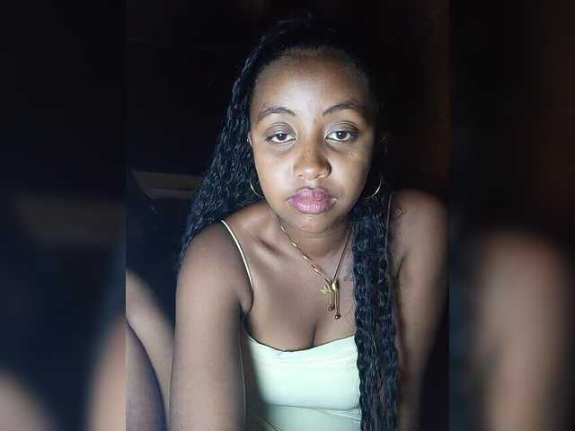 Victoria33's BongaCams show and profile