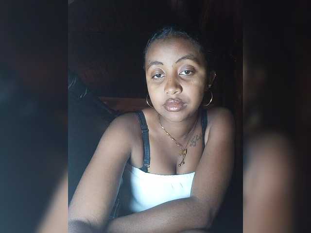 Victoria33's BongaCams show and profile