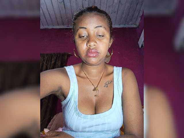 Victoria33 live webcam show