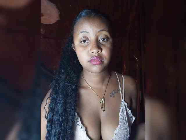 Victoria33 webcam