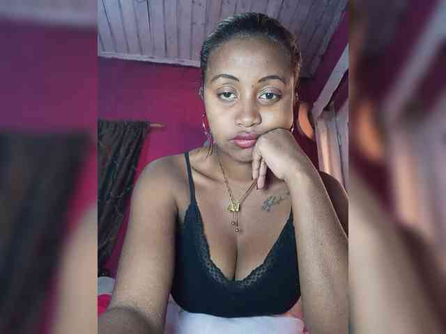 Victoria33 webcam