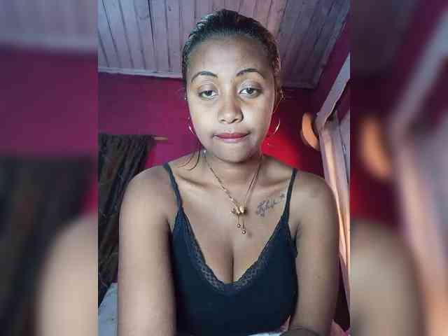 Victoria33 webcam