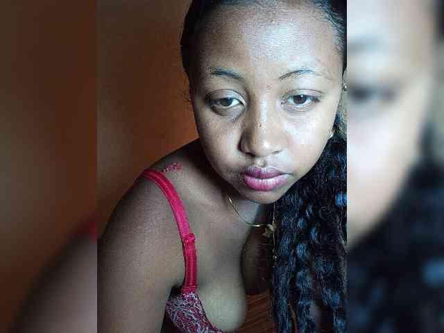 Victoria33 webcam