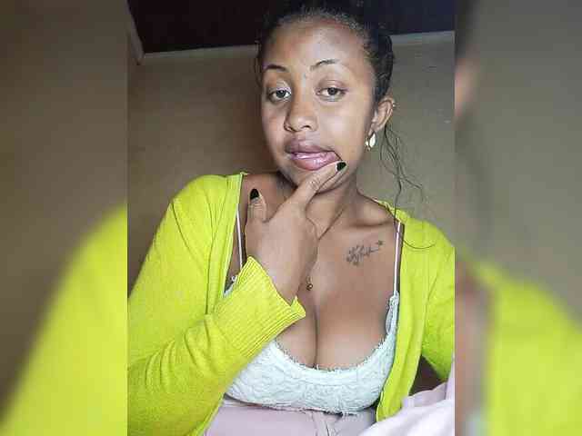 Victoria33 webcam
