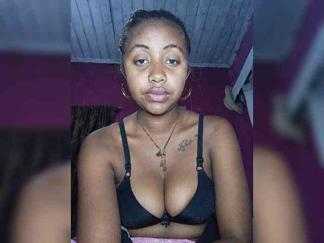 Victoria33 webcam