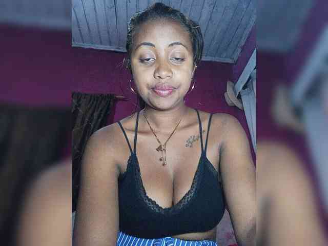 Victoria33 webcam