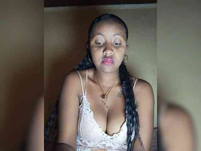 Victoria33 webcam