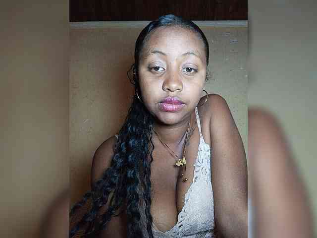 Victoria33 webcam