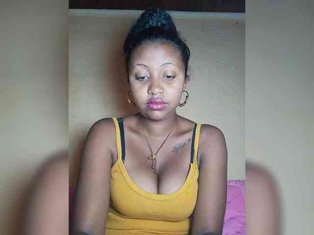 Victoria33 webcam