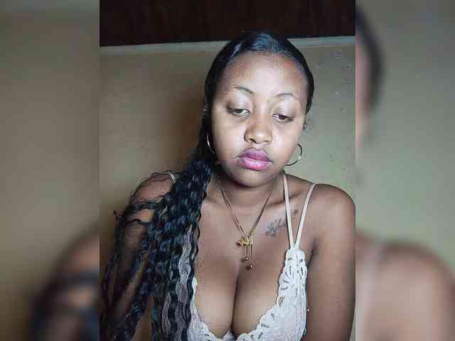 Victoria33 webcam