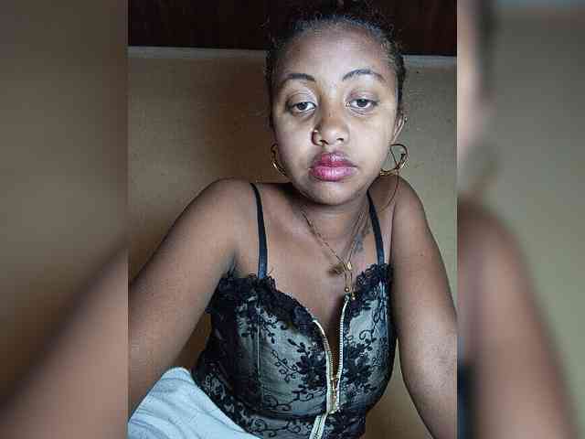 Victoria33 webcam