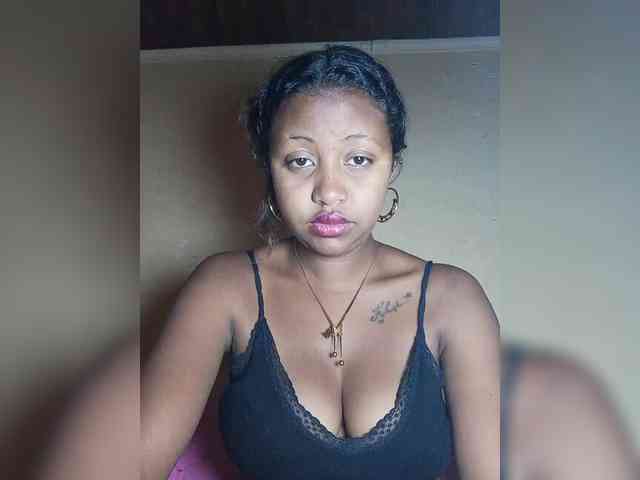 Victoria33 webcam