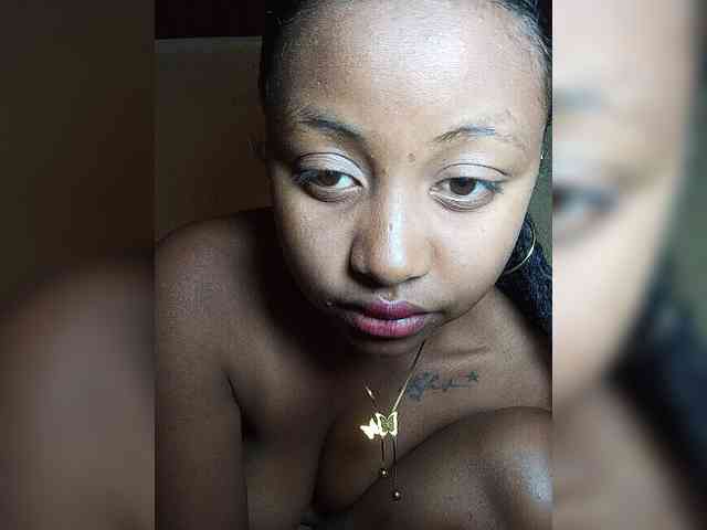 Victoria33 webcam