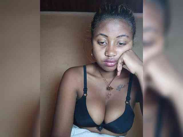 Victoria33 webcam
