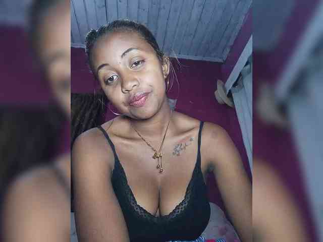 Victoria33 webcam