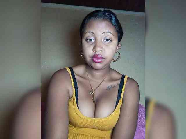 Victoria33 webcam