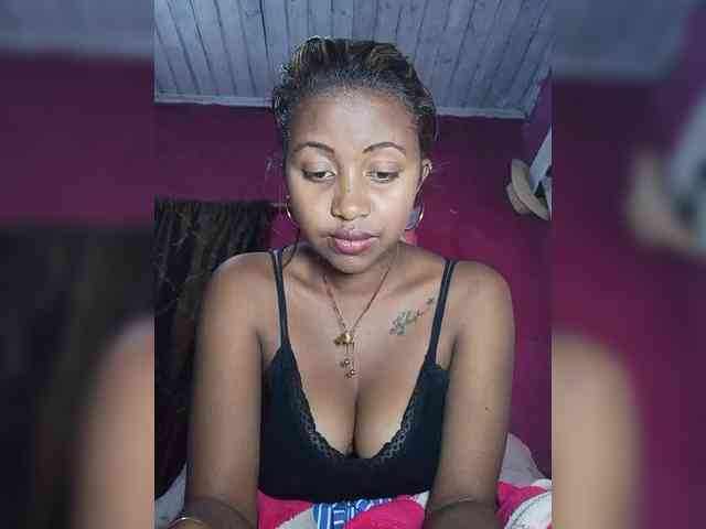 Victoria33 webcam