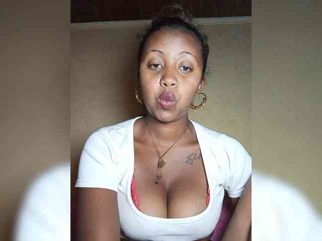Victoria33 webcam