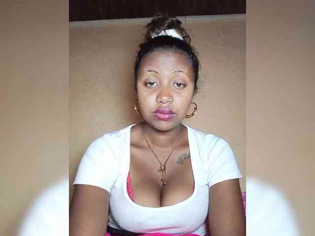 Victoria33 webcam