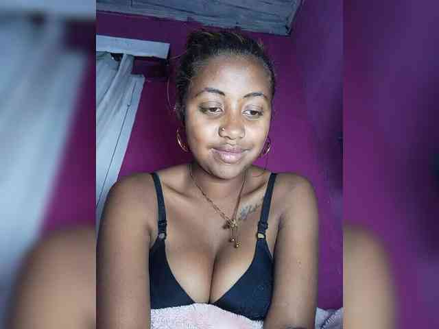 Victoria33 webcam