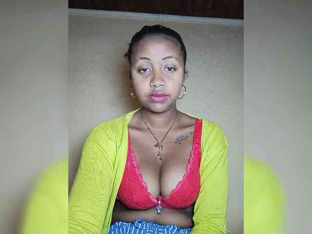 Victoria33 webcam